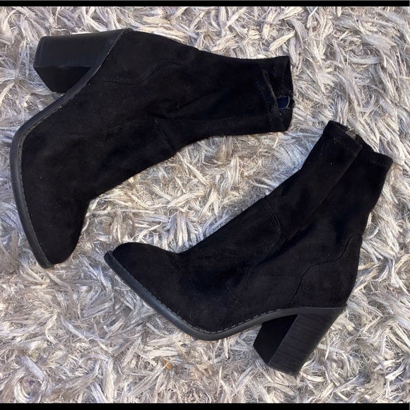 Shoes - Suede booties